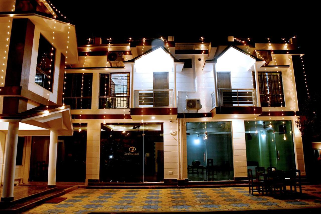 Hotel Aayes And Resort Shānti Niketan Εξωτερικό φωτογραφία