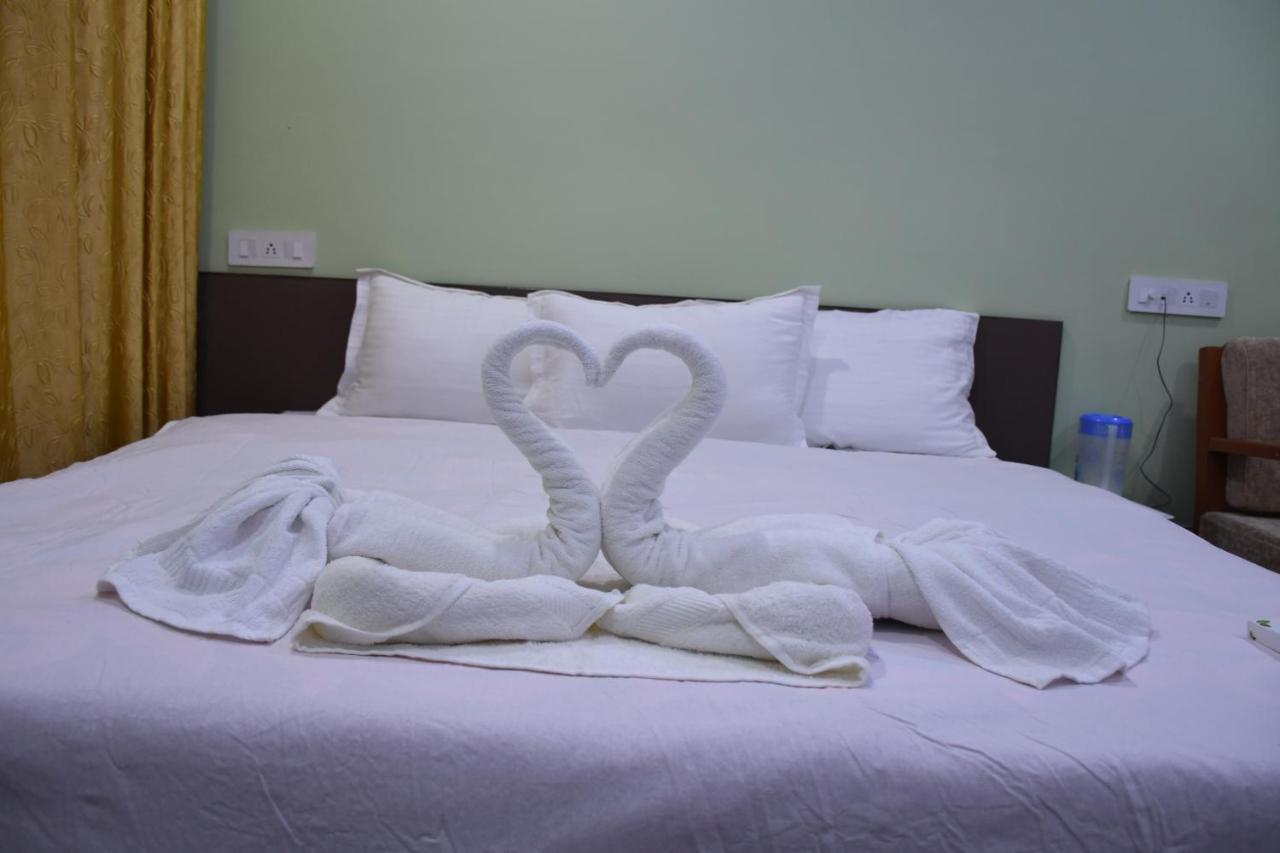 Hotel Aayes And Resort Shānti Niketan Δωμάτιο φωτογραφία